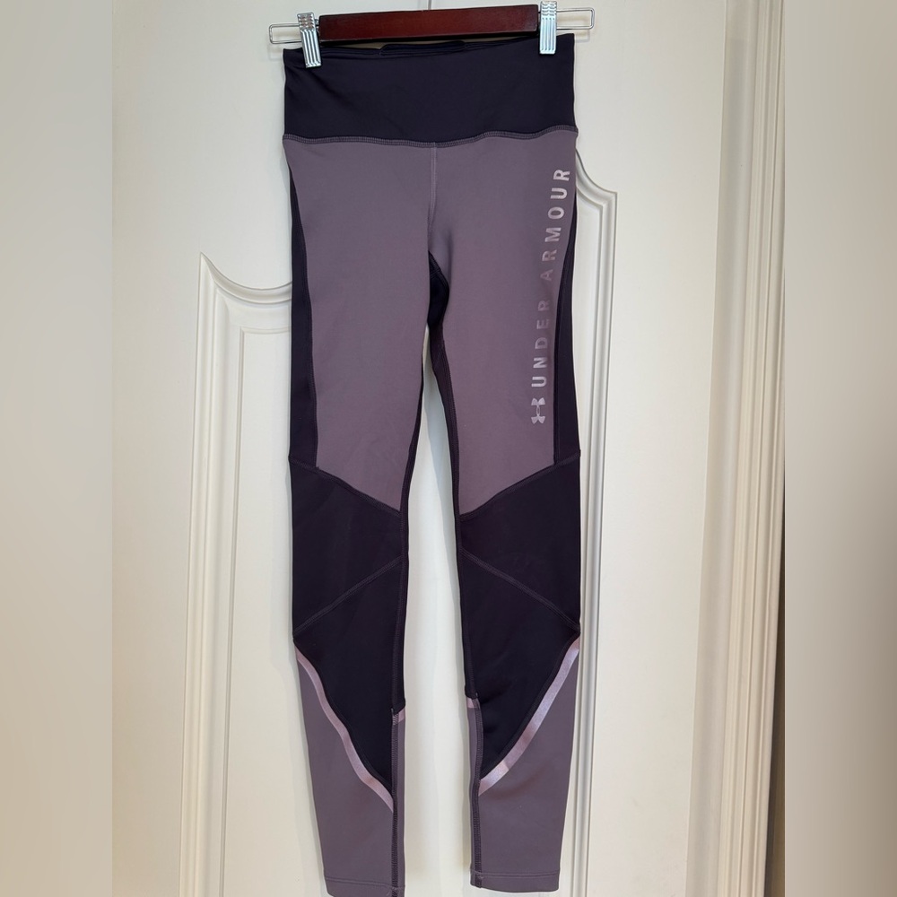 Under Armour ColdGear Compression Leggings in Dark Purple